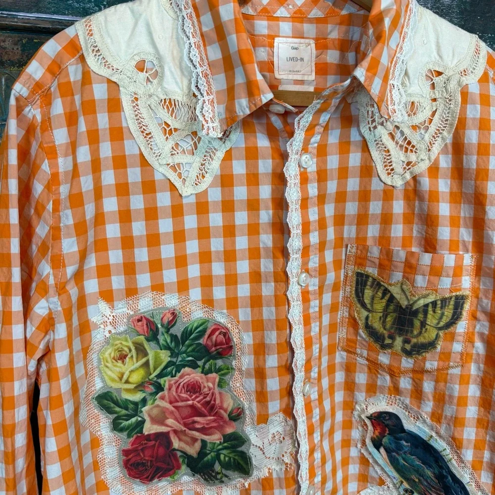 Vintage style bird floral lace appliqué upcycled dopamine shirt - Picture 2 of 11